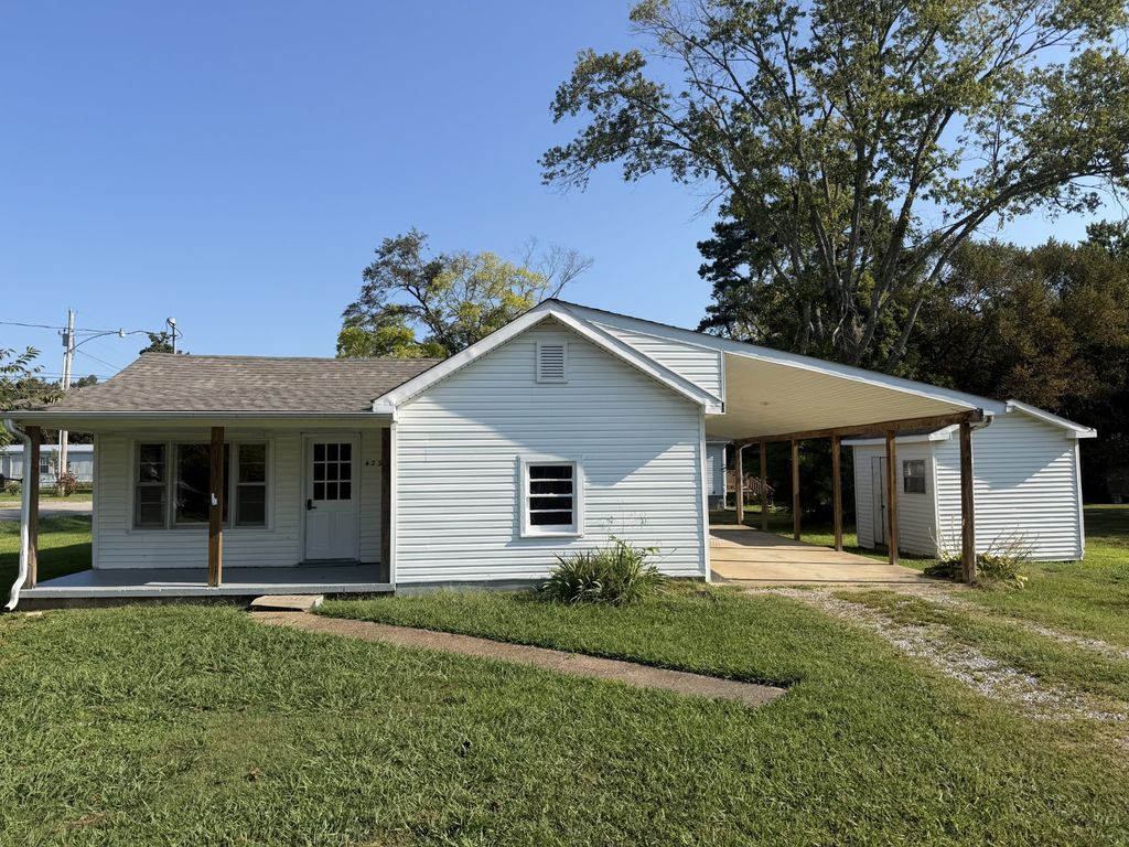 429 W 3rd Ave, Hohenwald