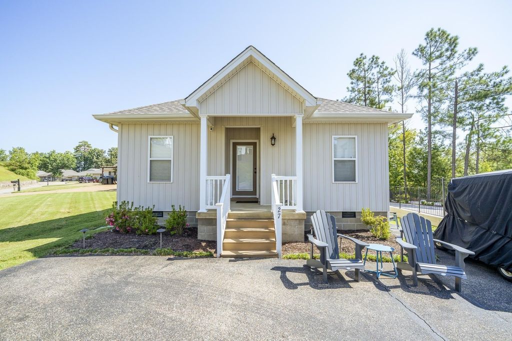 27 Harbor Dr, Iuka