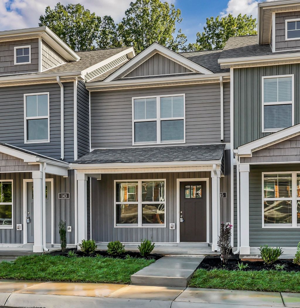145 Quarry Point Dr, Clarksville
