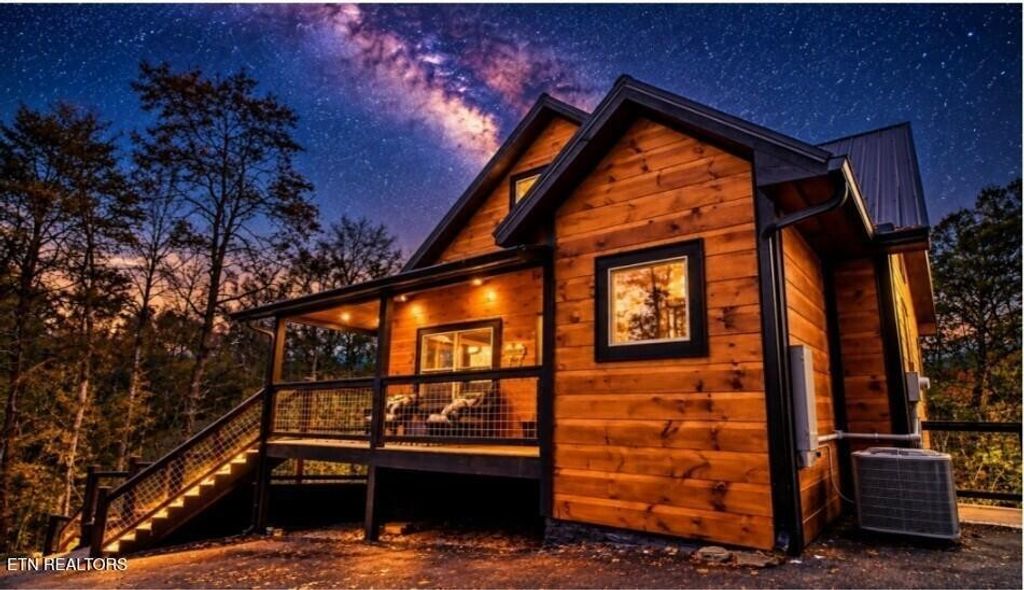 233 Cherokee Path Way, Sevierville