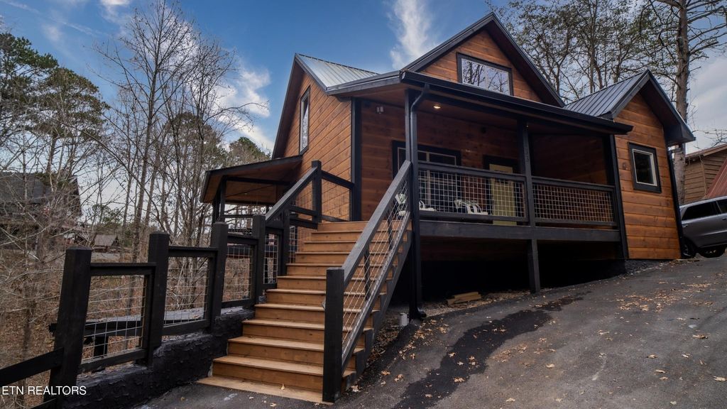 233 Cherokee Path Way, Sevierville
