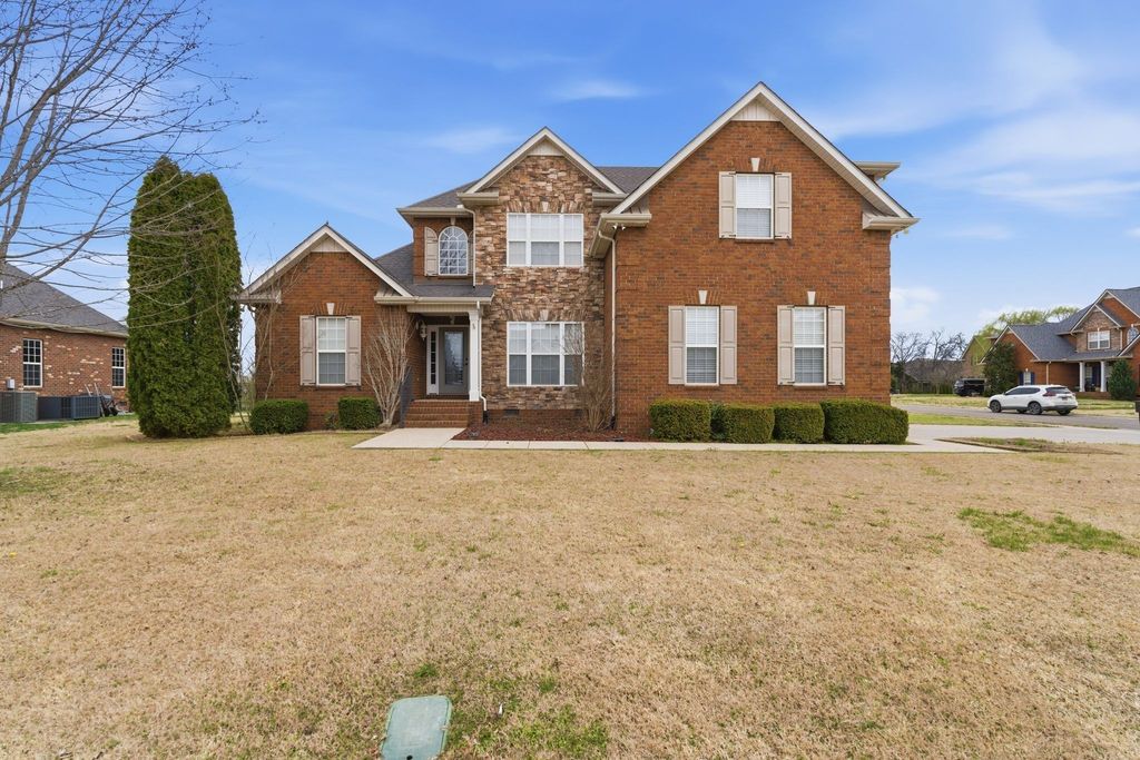 2733 Presley Dr, Murfreesboro