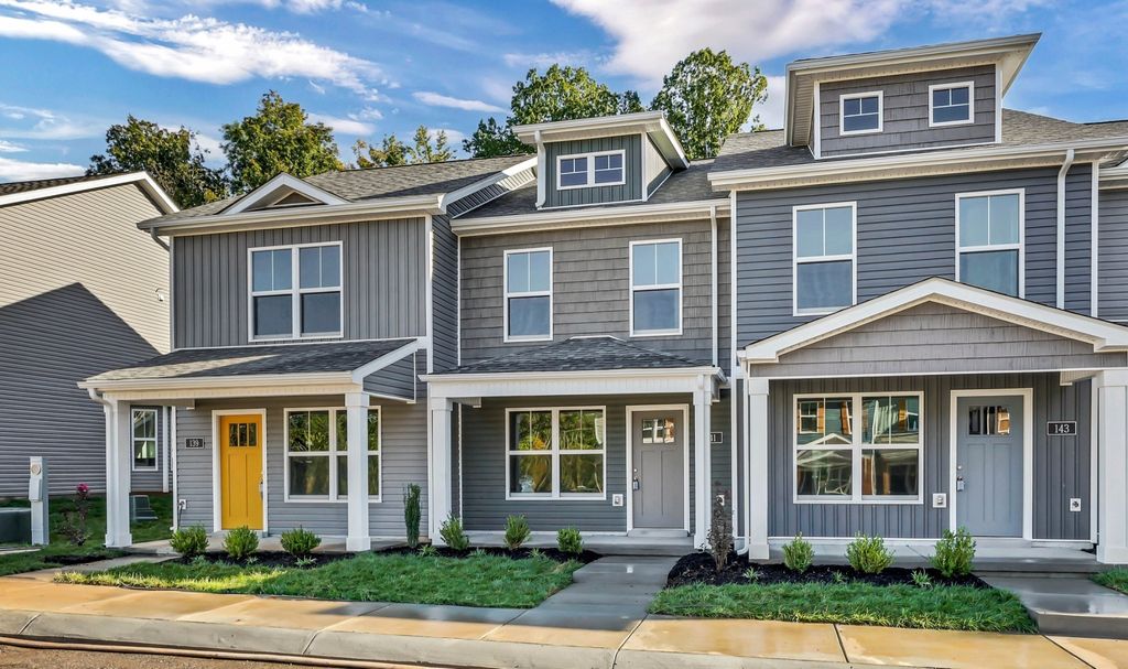 141 Quarry Point Dr, Clarksville