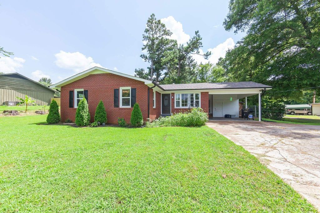 16 Oak Grove Rd, Jackson