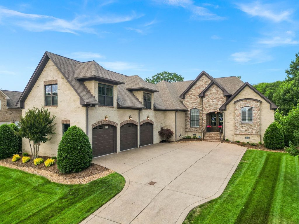 1606 Boardwalk Pl, Gallatin
