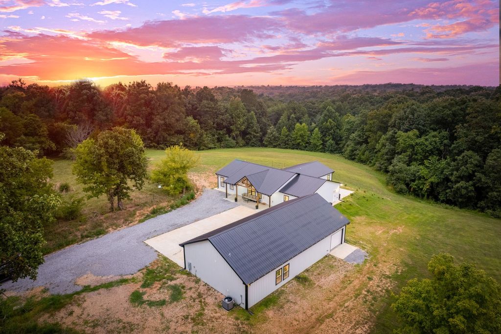 2049 Conatser Rd, Cunningham