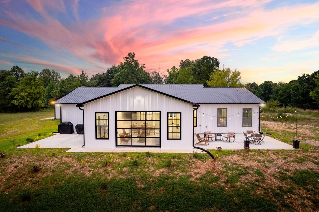 2049 Conatser Rd, Cunningham
