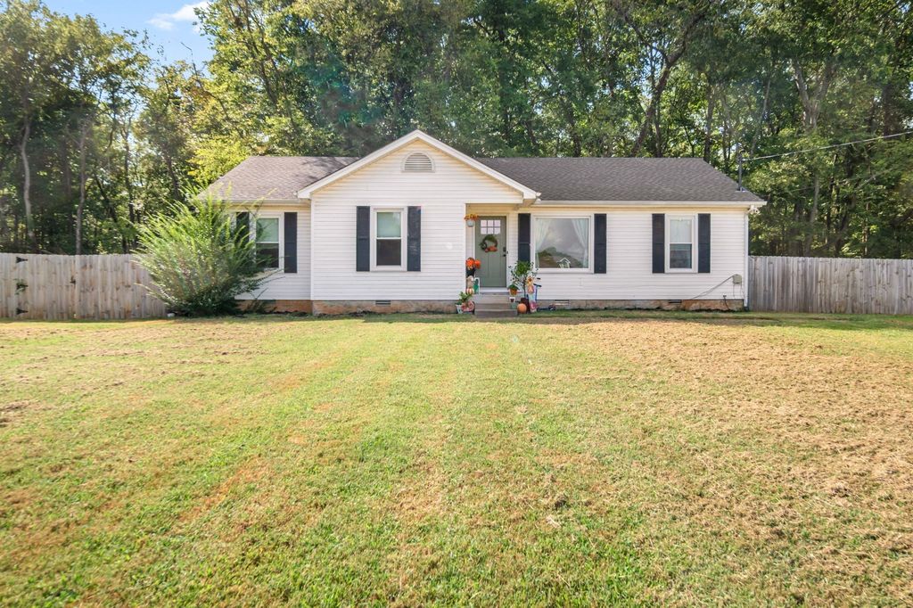 2446 Canterbury Chase, Murfreesboro