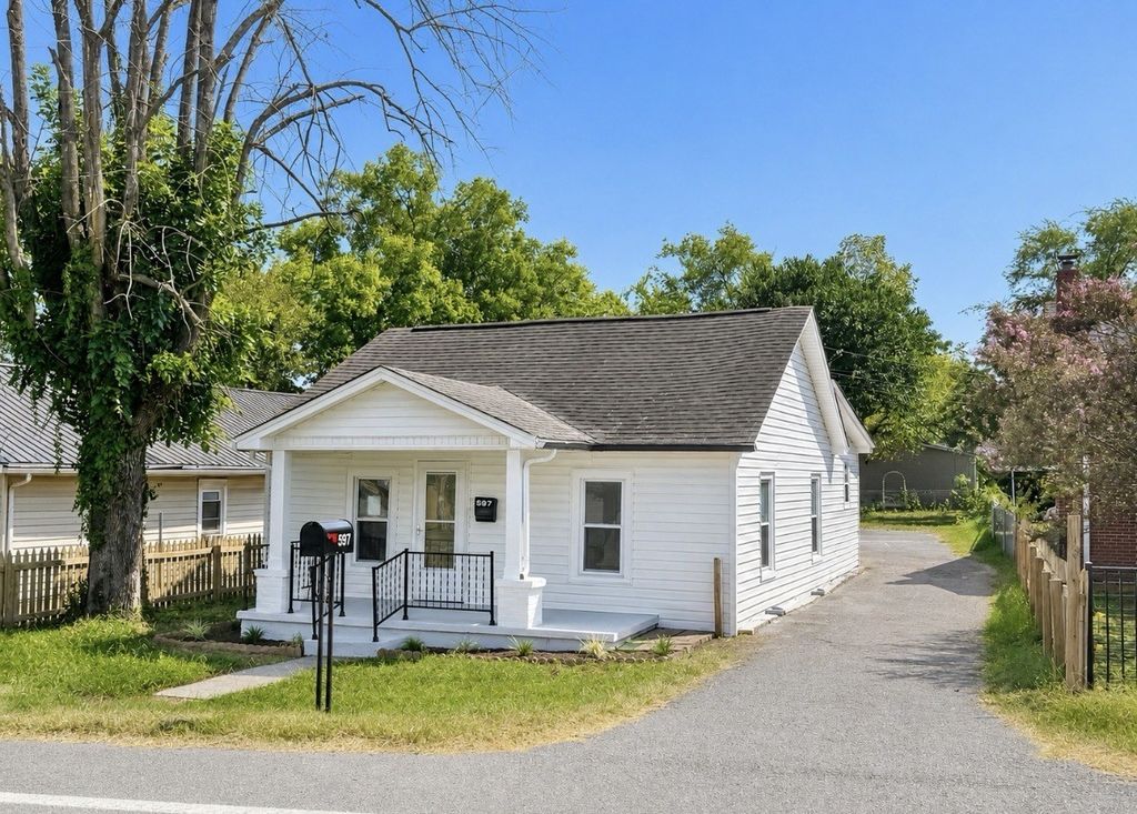 597 Long Hollow Pike, Gallatin