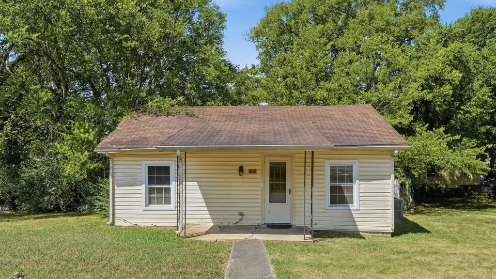 612 Moyers Ave, Fayetteville