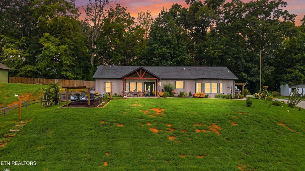 2240 E Union Valley Rd, Seymour