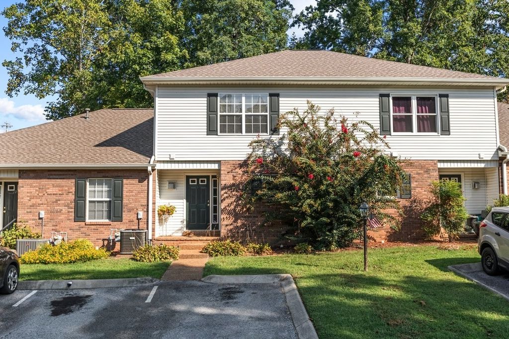 111 Eastdale Ln, Dickson