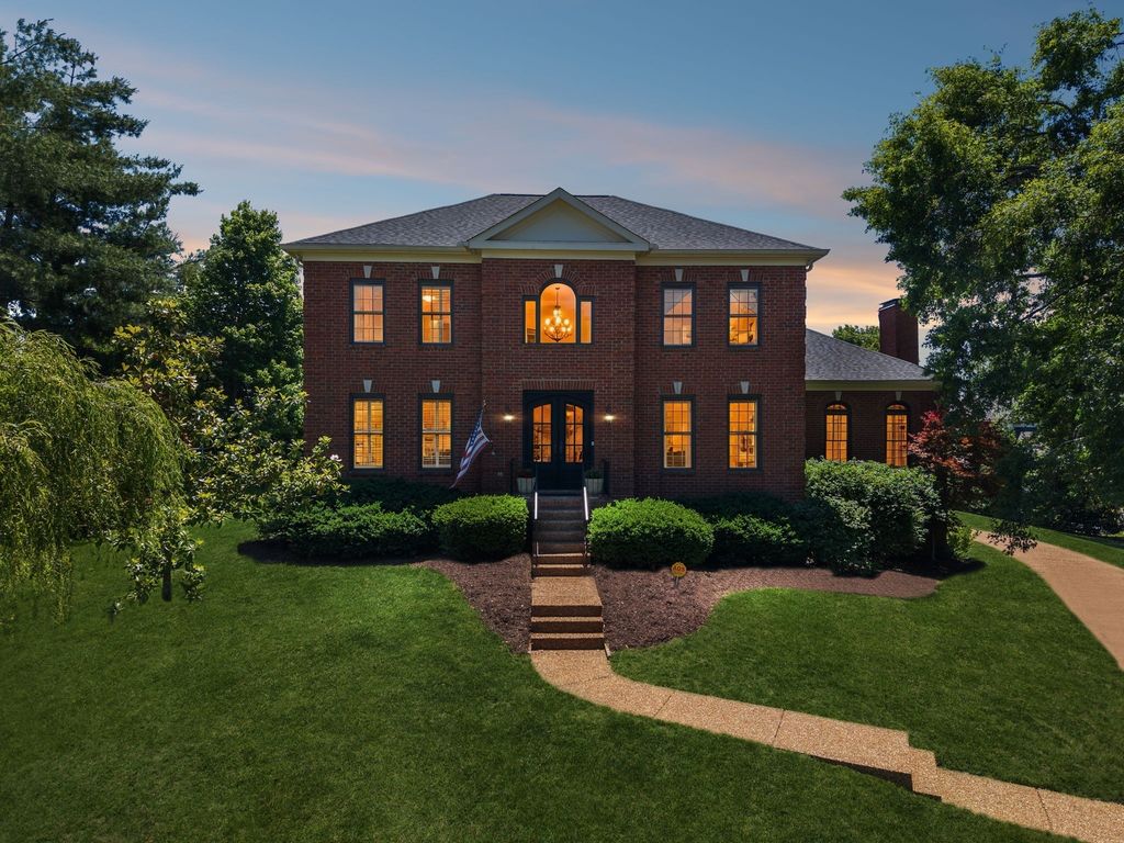 911 Riverbend Rd, Nashville