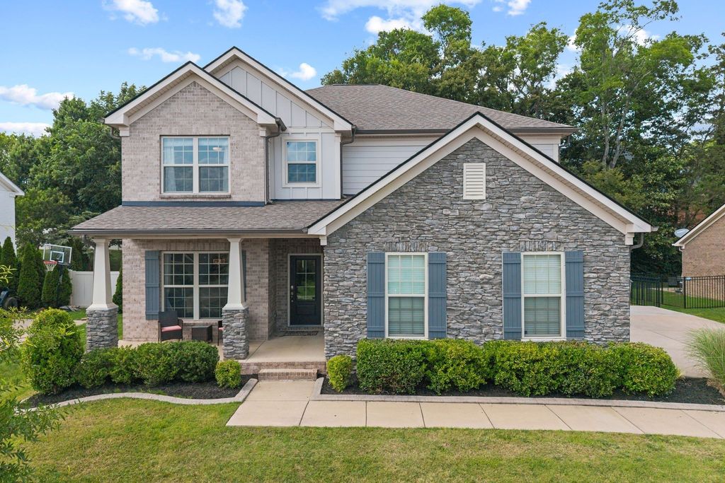 1028 Maleventum Way, Spring Hill