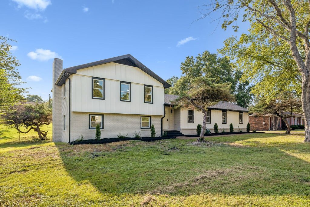 1284 Cheyenne Blvd, Madison