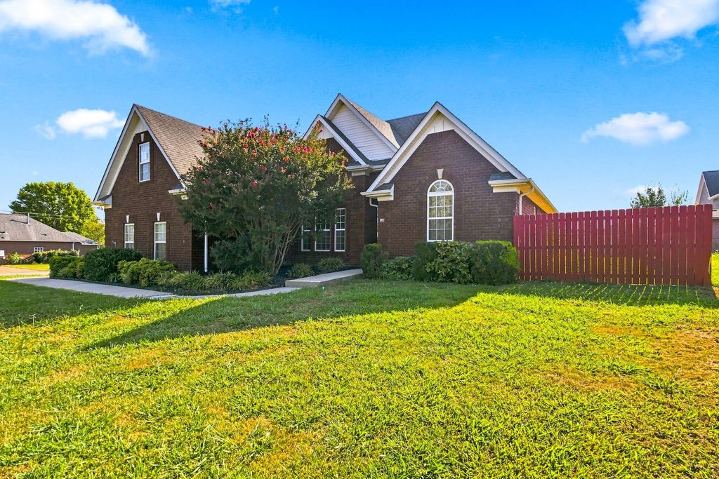 801 Riata Ct, Smyrna