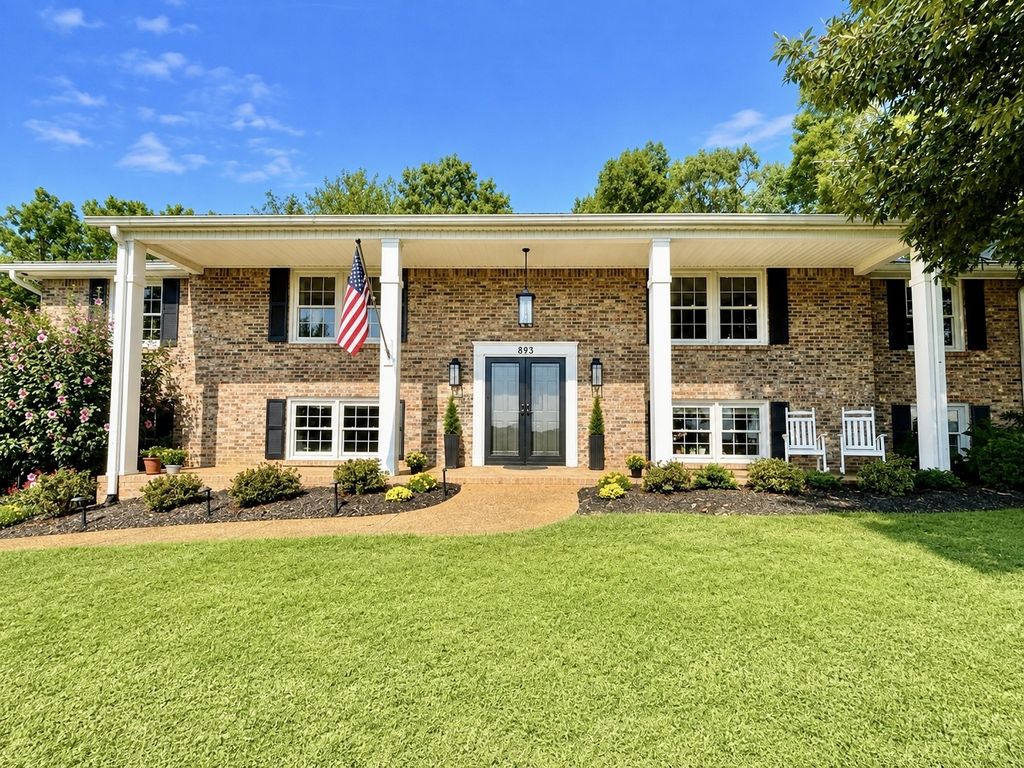 893 Lobelville Hwy, Linden