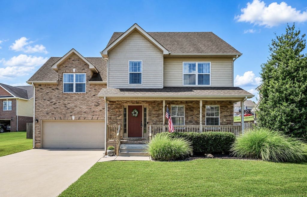 844 E Accipiter Circle, Clarksville