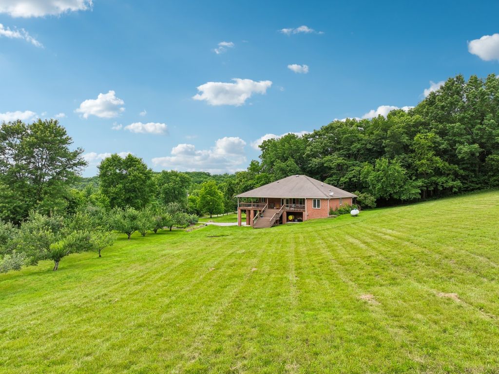 574 Hayes Ridge Rd, Lancaster