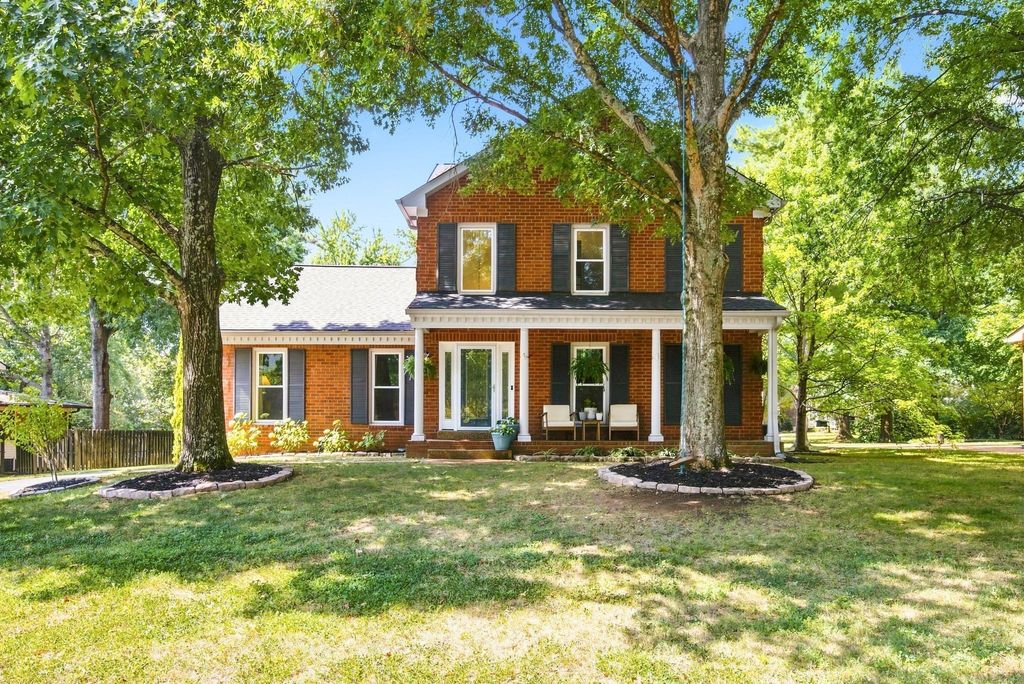 5625 Hearthstone Ln, Brentwood