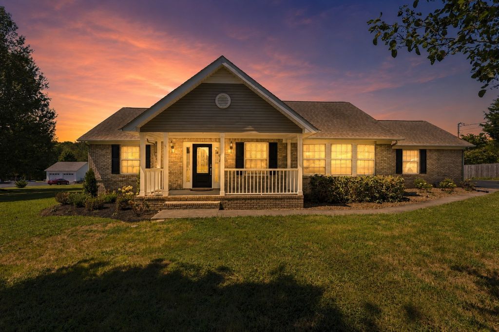 306 Davis Green Ln, Spring Hill