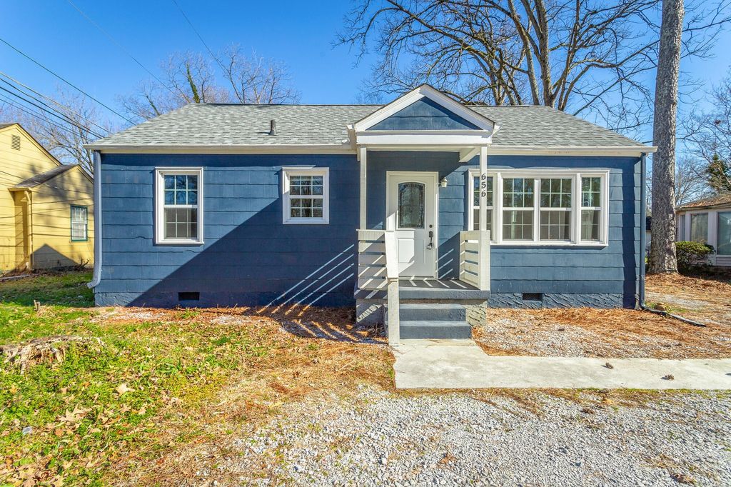 656 N Moore Road, Chattanooga