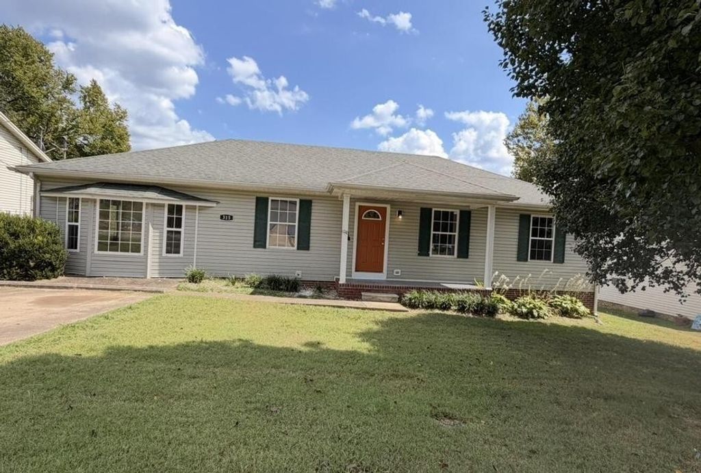 315 Pine Hill Dr, Hopkinsville