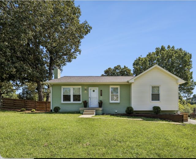 401 Bluebird Ln, Dickson