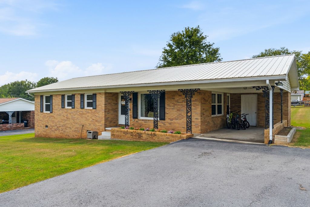 191 Horseshoe Dr, Cookeville