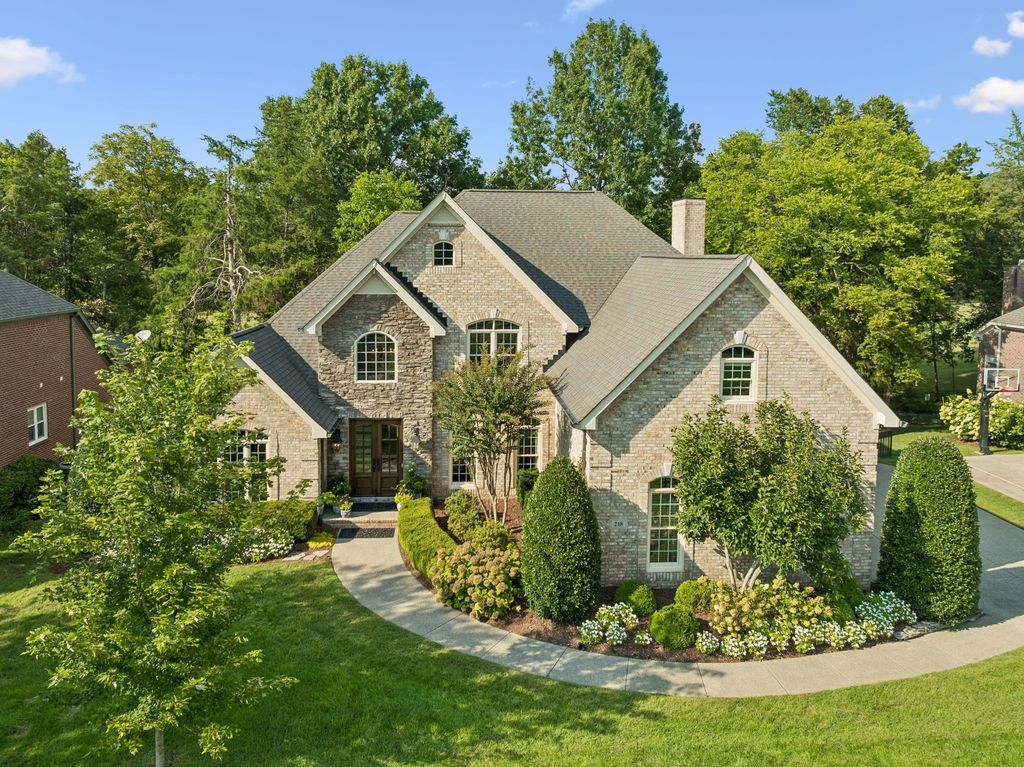 218 Gardenridge Dr, Franklin