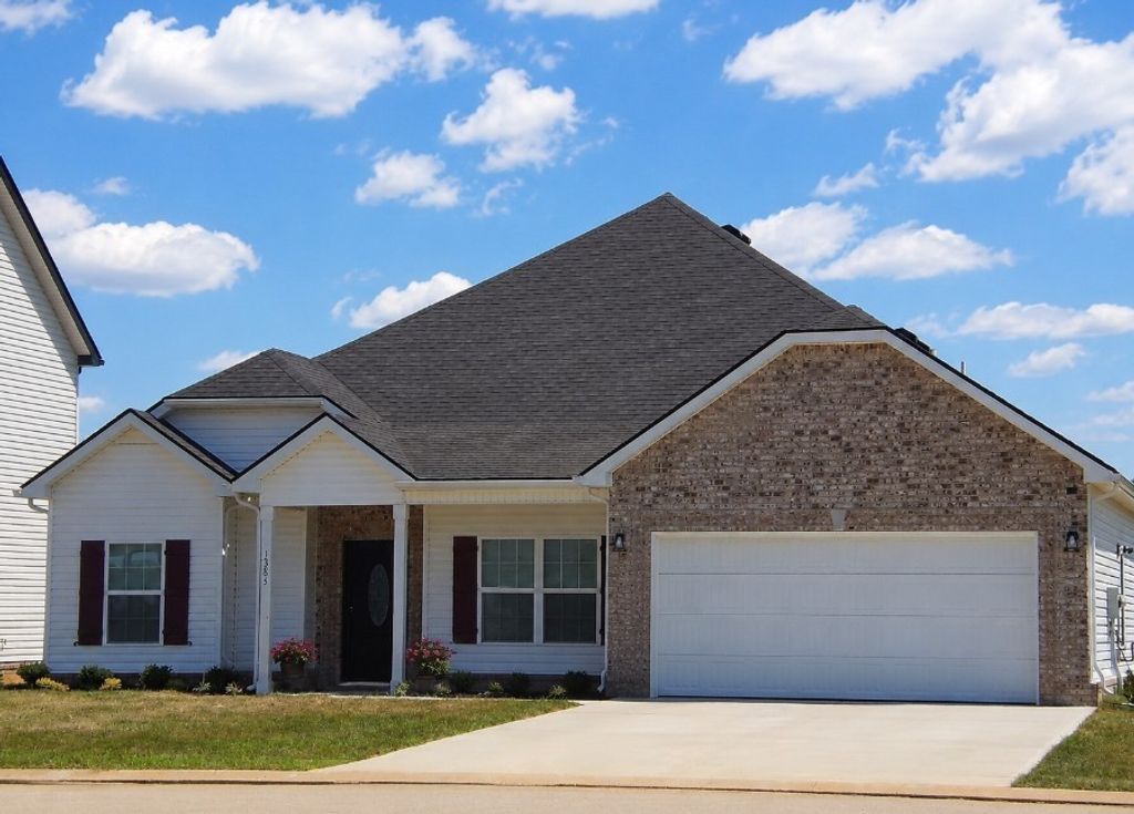 1385 Winterset Dr, Clarksville