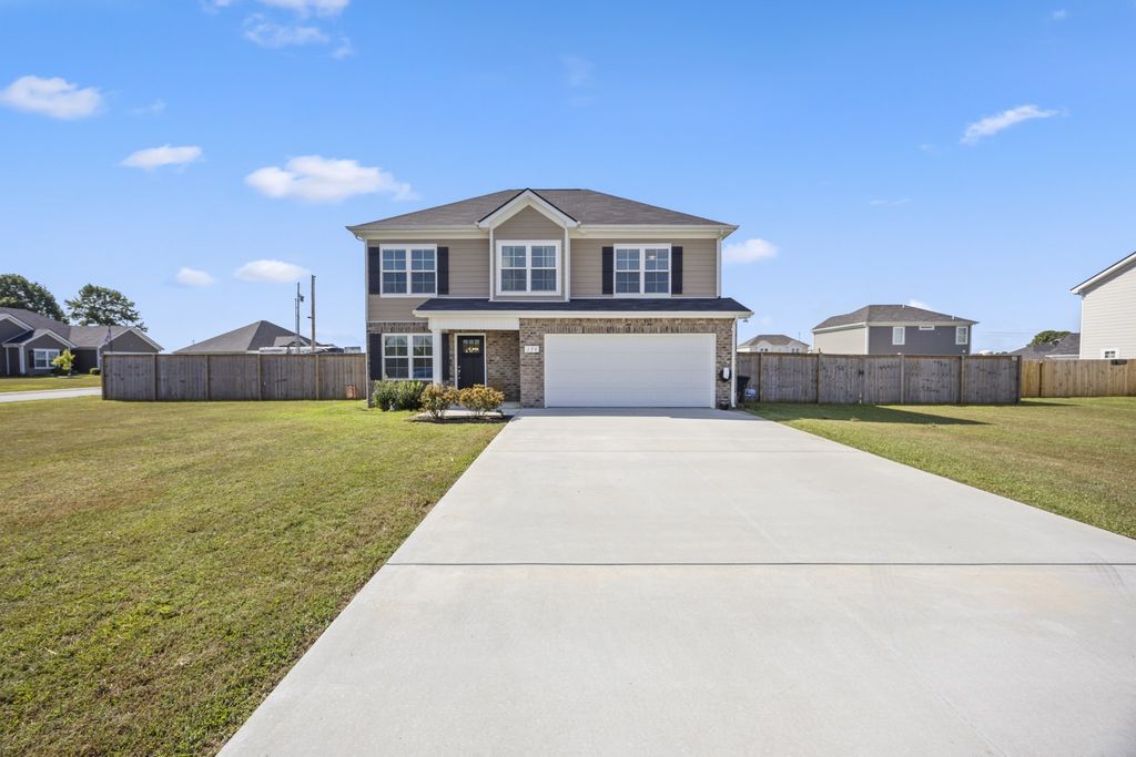 170 Frost St, Decherd
