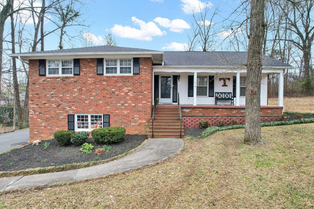 2112 Oakland Drive Nw, Cleveland