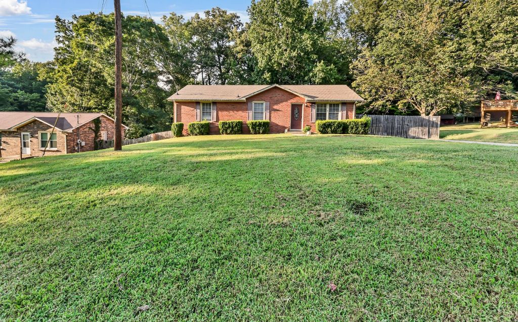 403 Corinne Cir, Clarksville