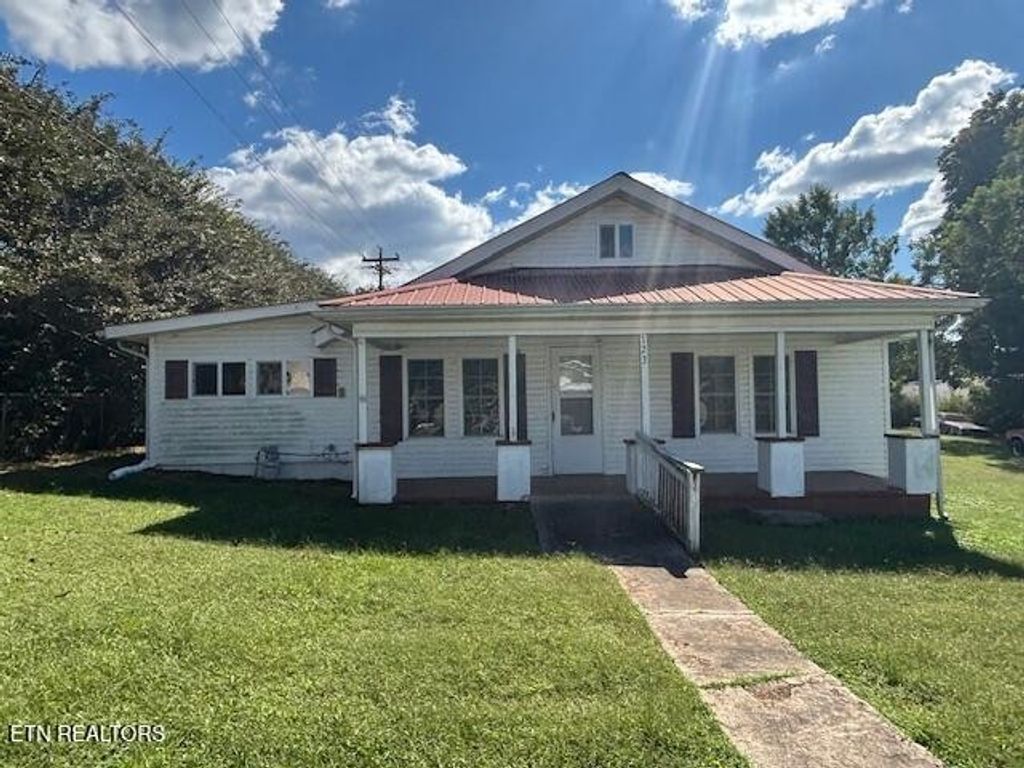 123 Groves Rd, Pikeville