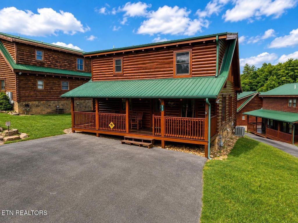 612 Cherry Blossom Way, Pigeon Forge