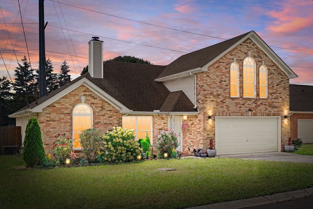 4932 Hickory Woods E, Antioch