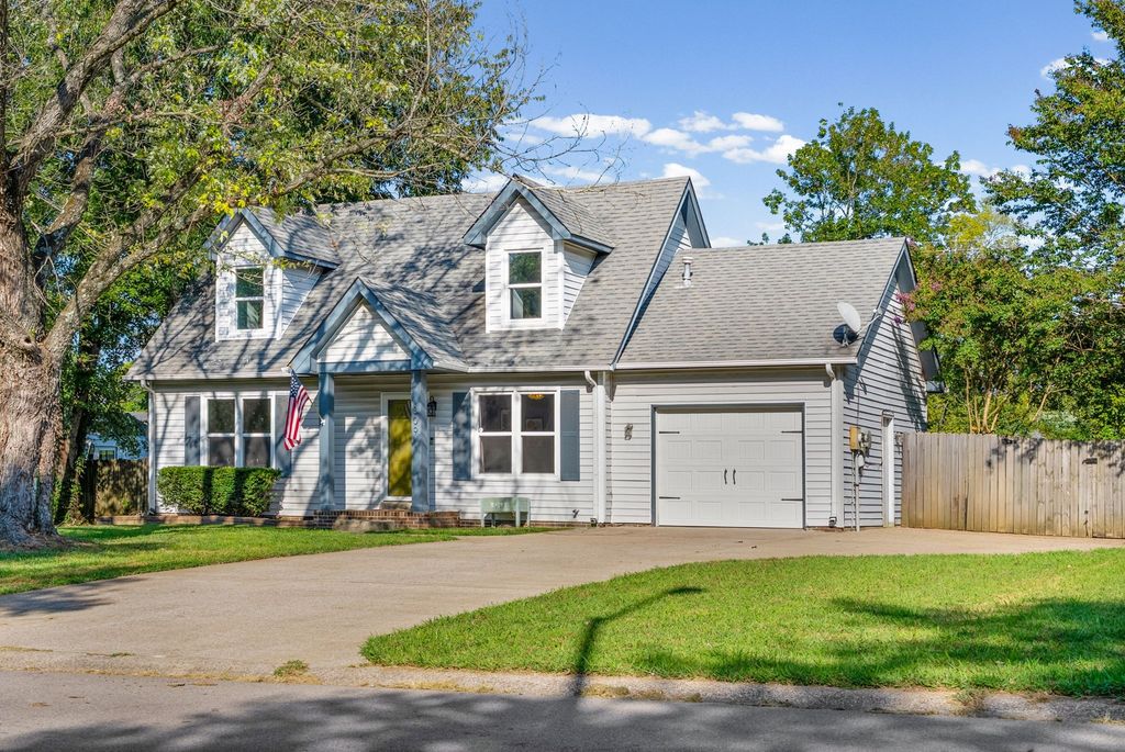 309 Kelsey Dr, Clarksville