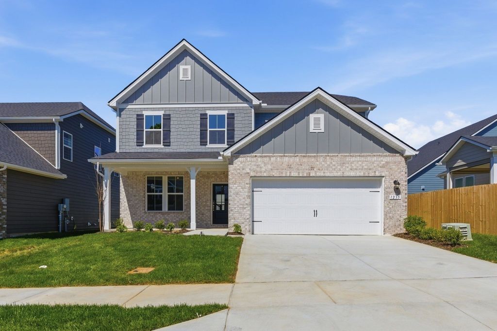 1310 Godwin Road W, Hermitage