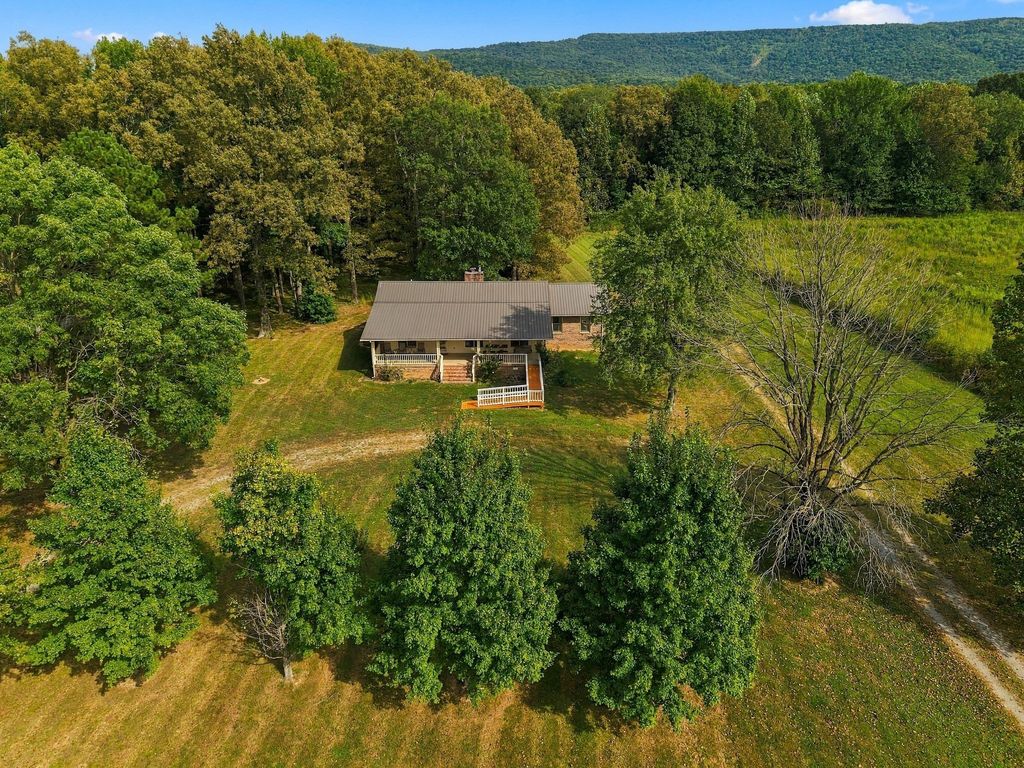 3245 Harpo Rd, Manchester
