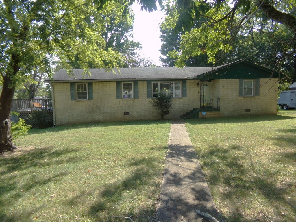 201 Woods Ave S, Lewisburg