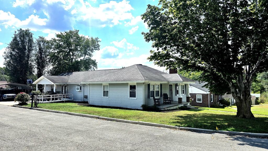 722 Jefferson Ave E, Carthage