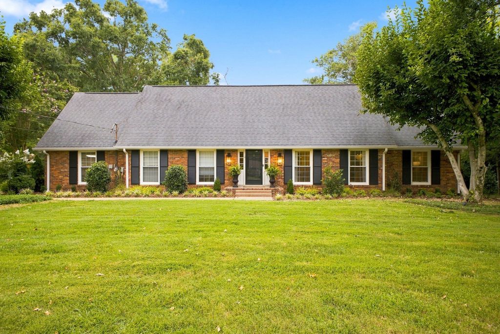 701 Shenandoah Dr, Brentwood