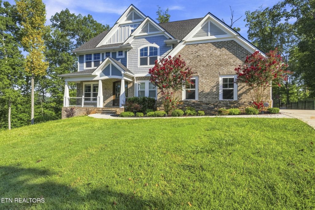 295 Wedgewood Drive, Lenoir City