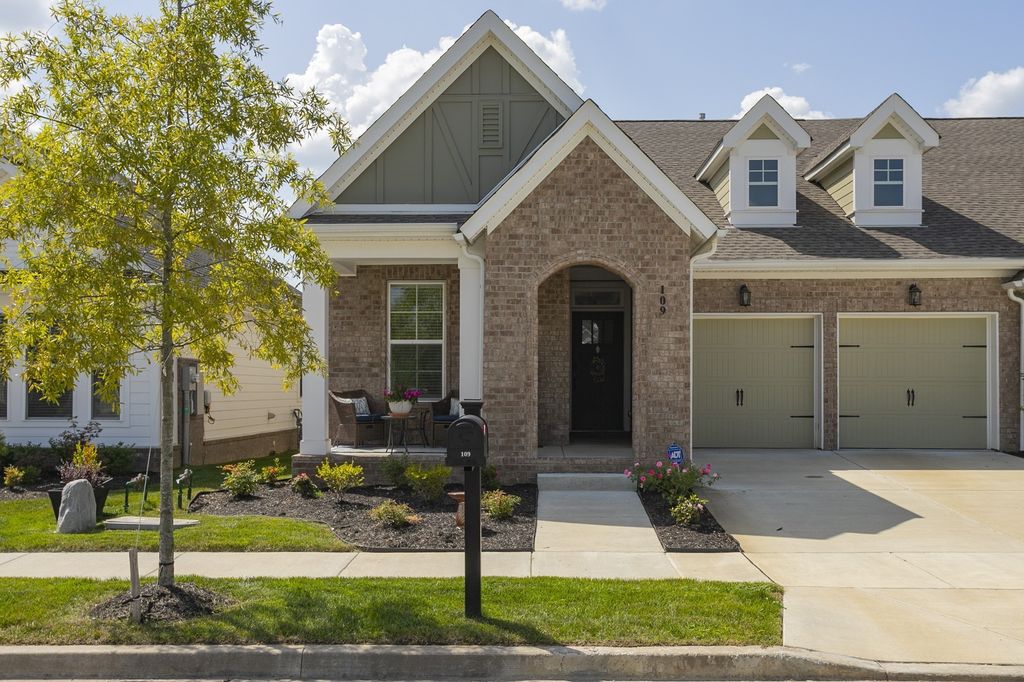 109 Saddlewood Ln, Hendersonville