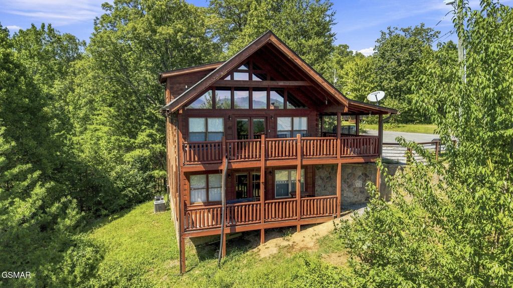 1713 Bear View Road, Sevierville