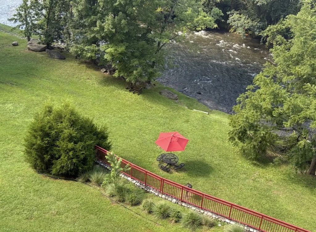 212 Dollywood Lane 445, Pigeon Forge