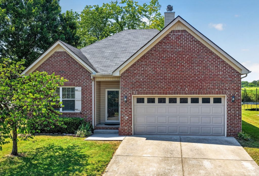 1021 Lindyn Lee Way, Gallatin