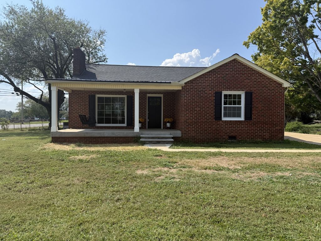 201 Parkes Ave, Lawrenceburg