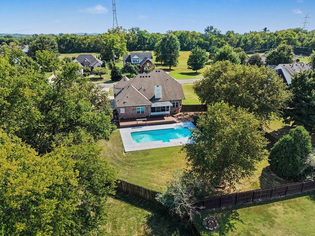 756 Starpoint Dr, Gallatin